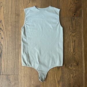 Skims Essential Crew Neck Sleeveless Bodysuit